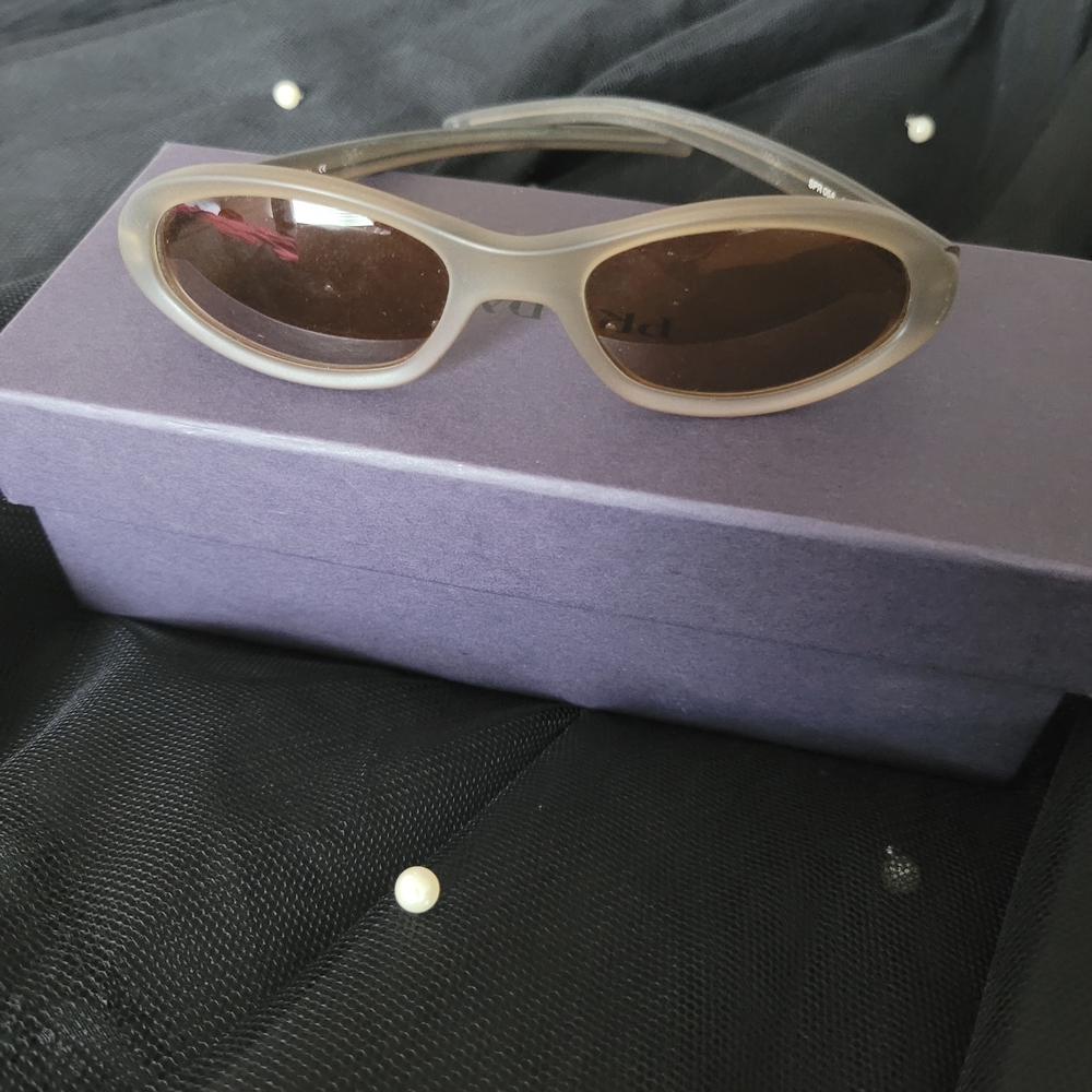 Prada Women's Brown Sunglasses - Picture 6 of 8